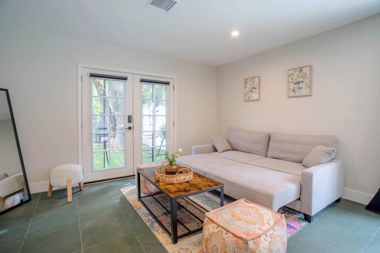 Serene 1 Bed Guest House With Patio Sleeps 6 Los Angeles Exterior photo